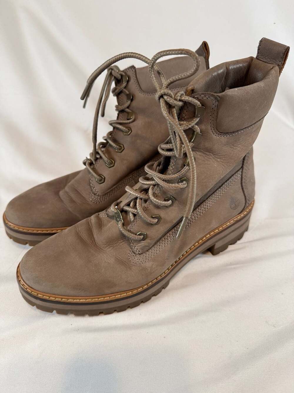 Timberland Womens Courmayeur Valley Boots Taupe Leather Size 11 Outdoorsy Utilit
